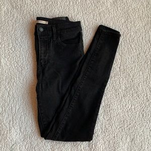 Levi Black high rise skinny jeans